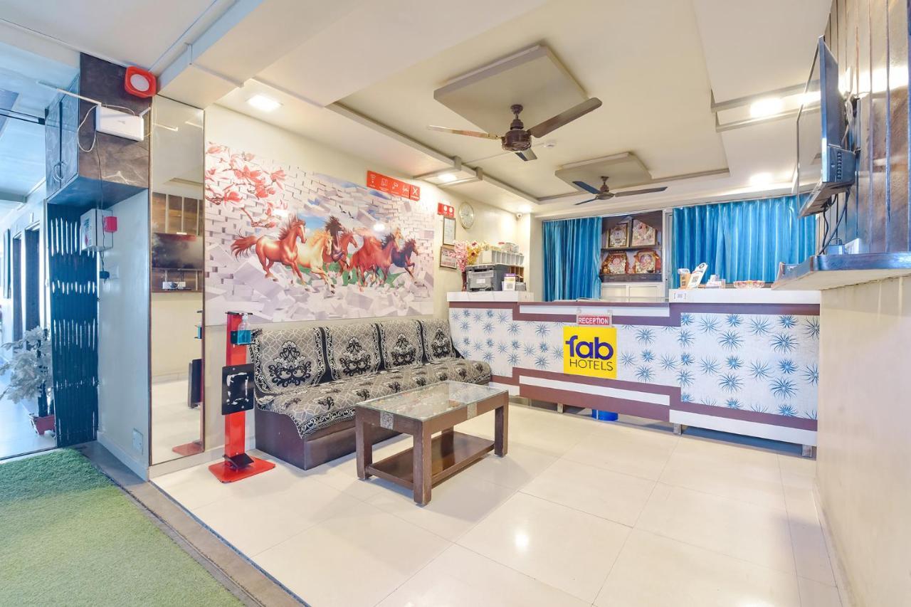 Oyo 9805阿波罗酒店 Naroda 外观 照片